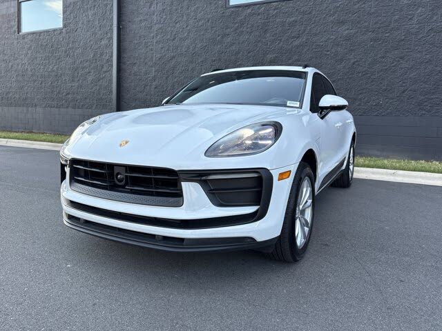 2025 Porsche Macan AWD