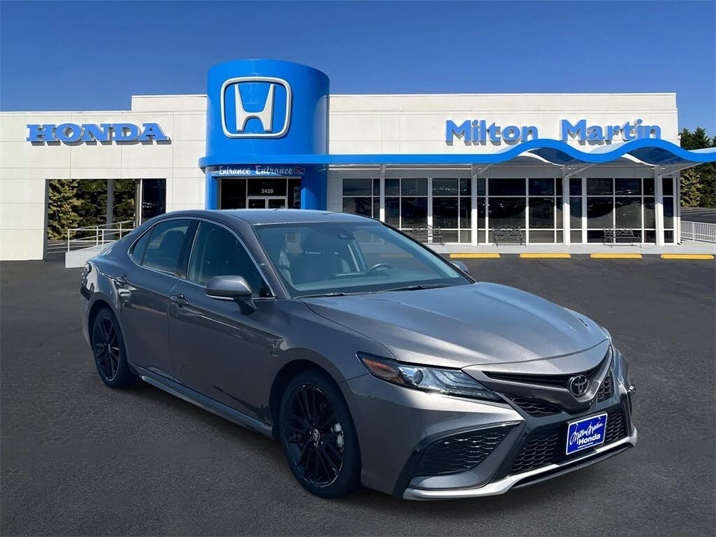 2024 Toyota Camry XSE FWD