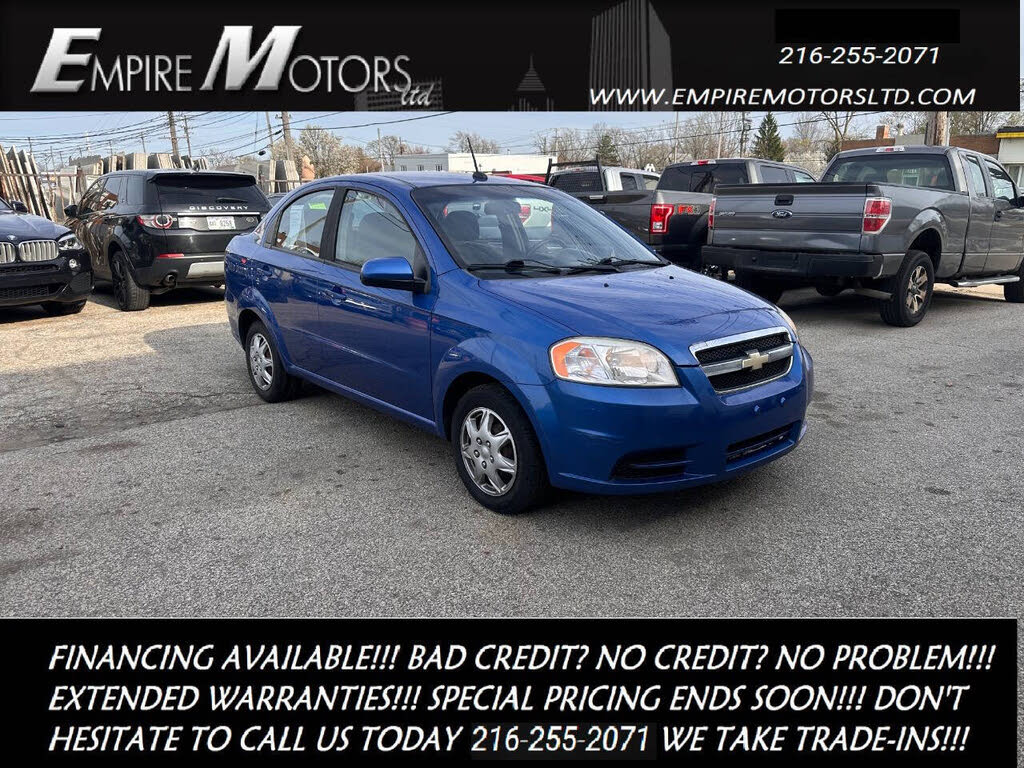 2011 Chevrolet Aveo 1LT Sedan FWD