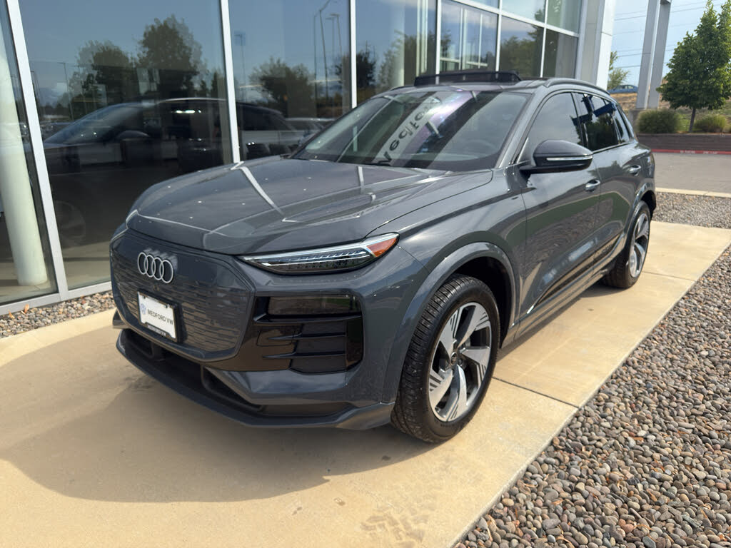 2025 Audi Q6 e-tron quattro Premium Plus