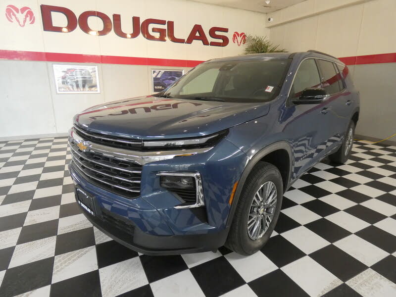 2025 Chevrolet Traverse LT FWD