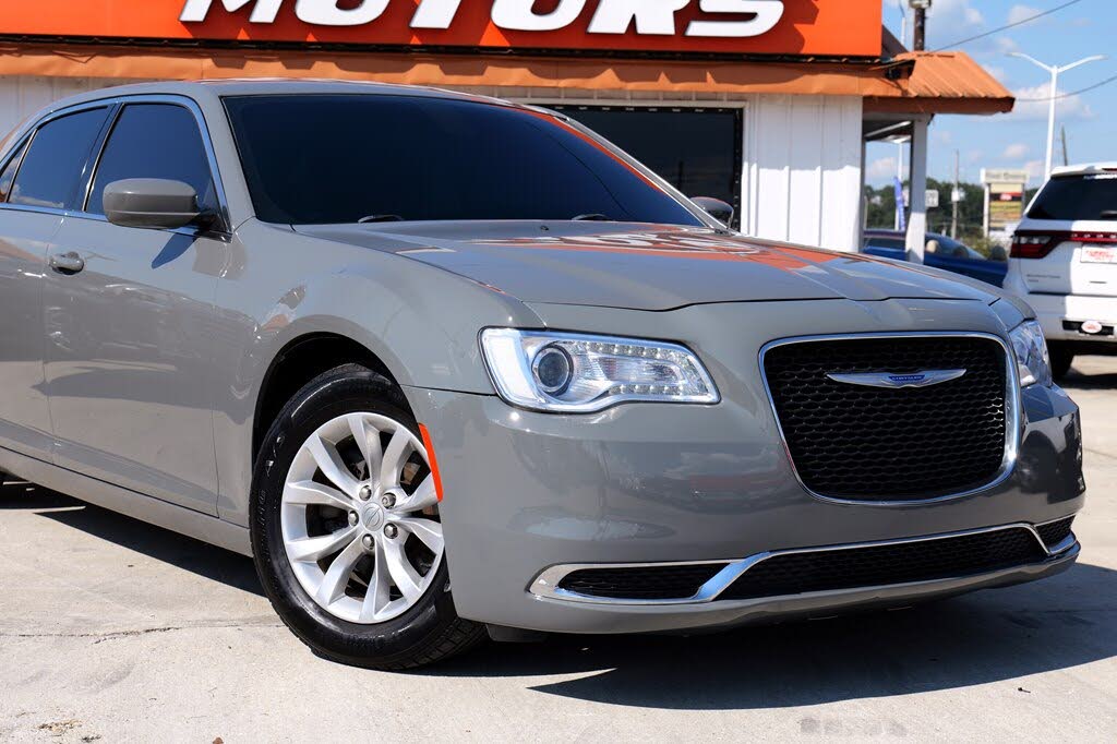 2019 Chrysler 300 Touring RWD