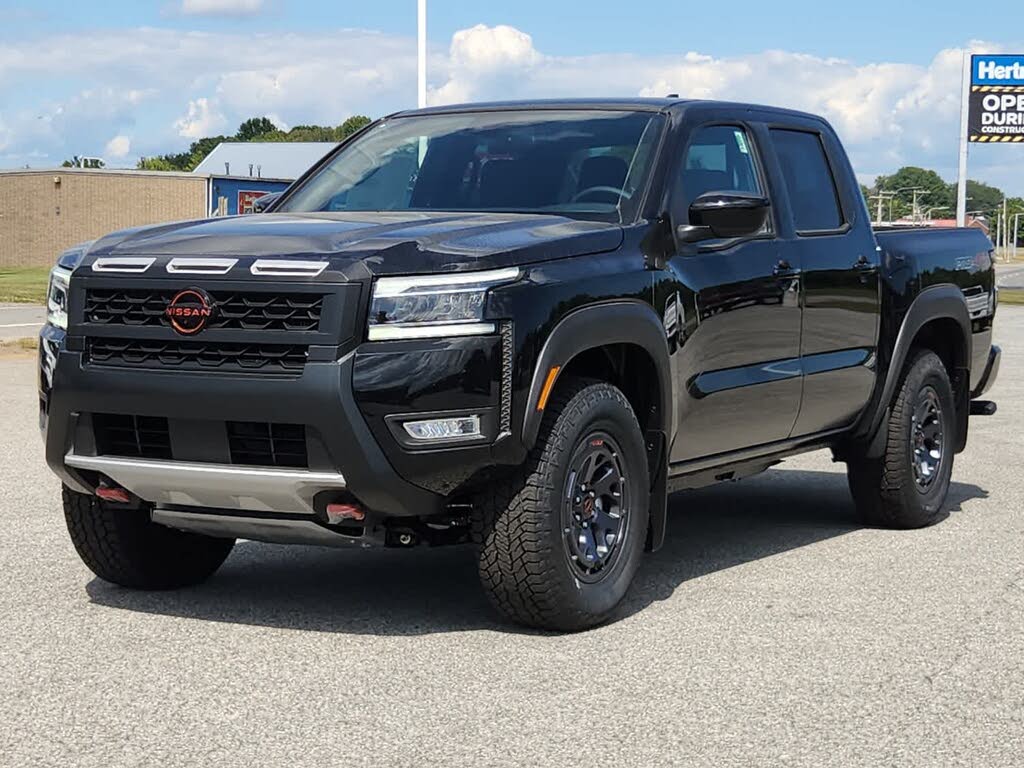 2025 Nissan Frontier PRO-4X Crew Cab 4WD