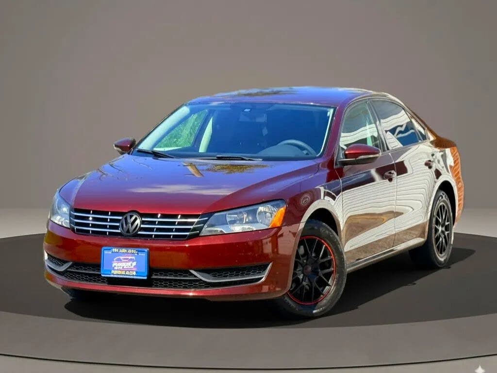 2012 Volkswagen Passat S with Appearance