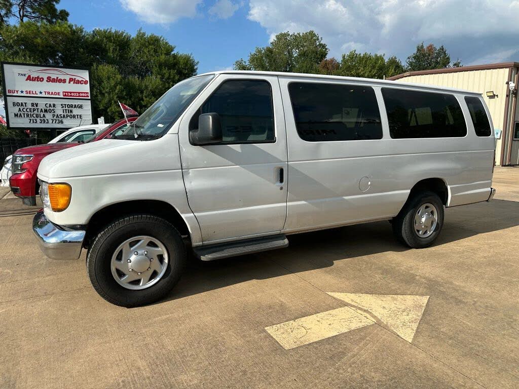 2006 Ford E-Series E-350 Super Duty XL Extended Passenger Van