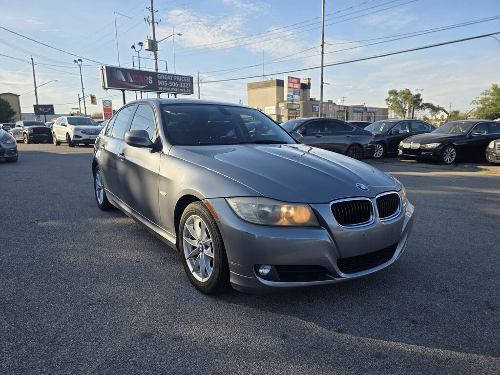2011 BMW 3 Series 323i Sedan RWD