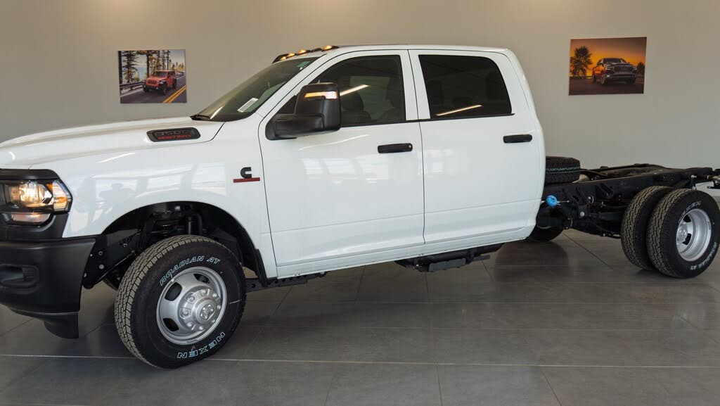 2024 RAM 3500 Chassis Tradesman Crew Cab LB DRW 4WD