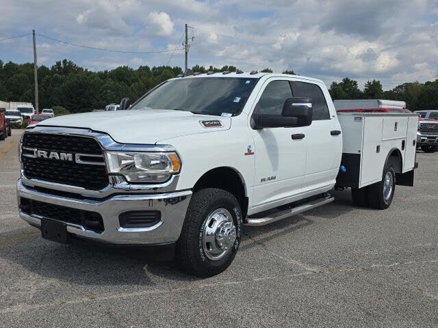 2024 RAM 3500 Chassis SLT Crew Cab LB DRW 4WD