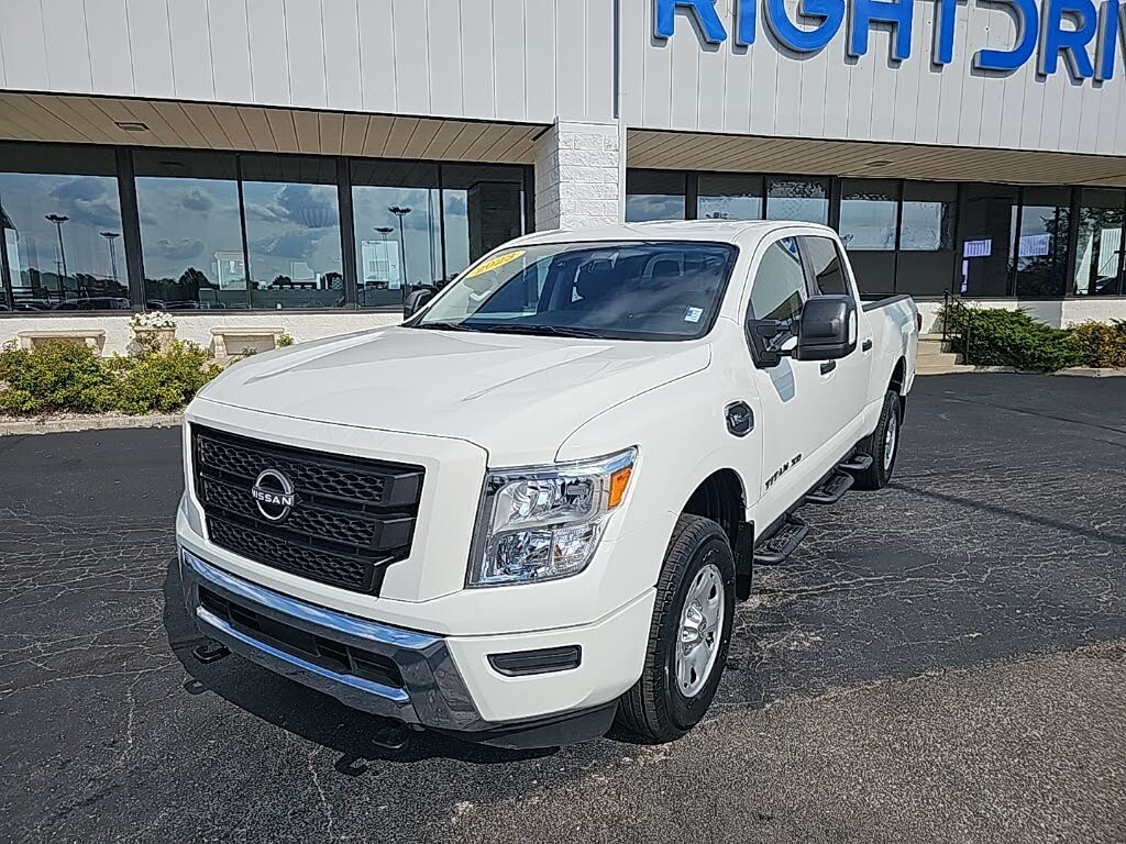 2023 Nissan Titan XD SV Crew Cab 4WD