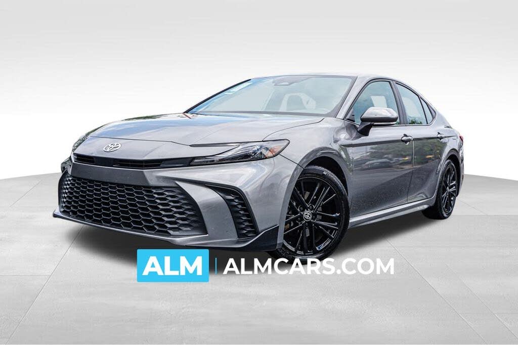 2025 Toyota Camry SE FWD