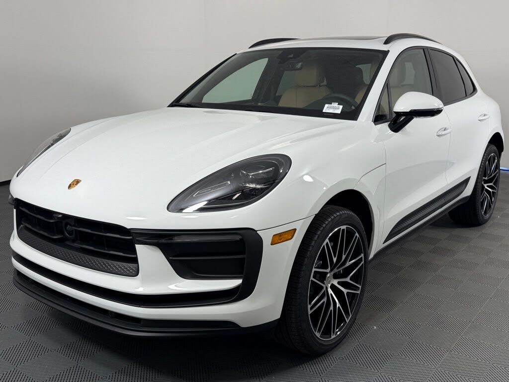 2026 Porsche Macan AWD