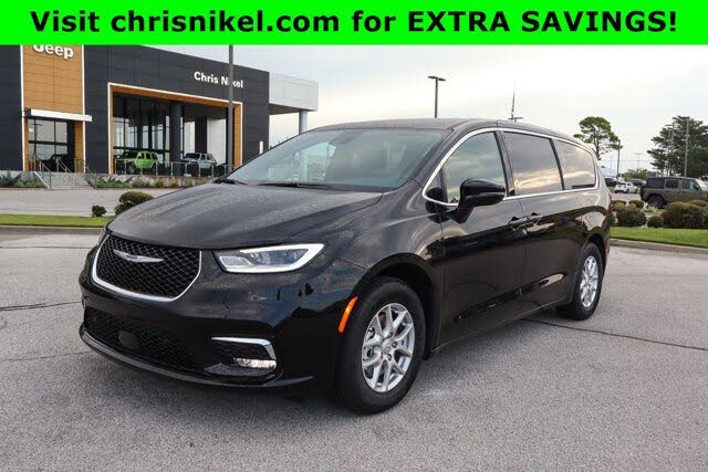 2026 Chrysler Pacifica Select FWD