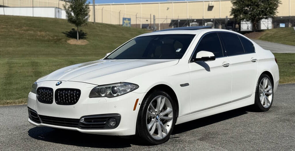 2016 BMW 5 Series 535i Sedan RWD