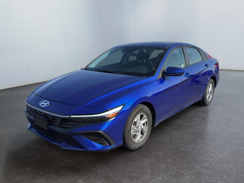 2024 Hyundai Elantra SE FWD