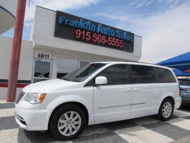 2015 Chrysler Town & Country Touring FWD