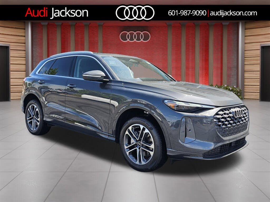 2025 Audi Q5 quattro Premium 40 TFSI