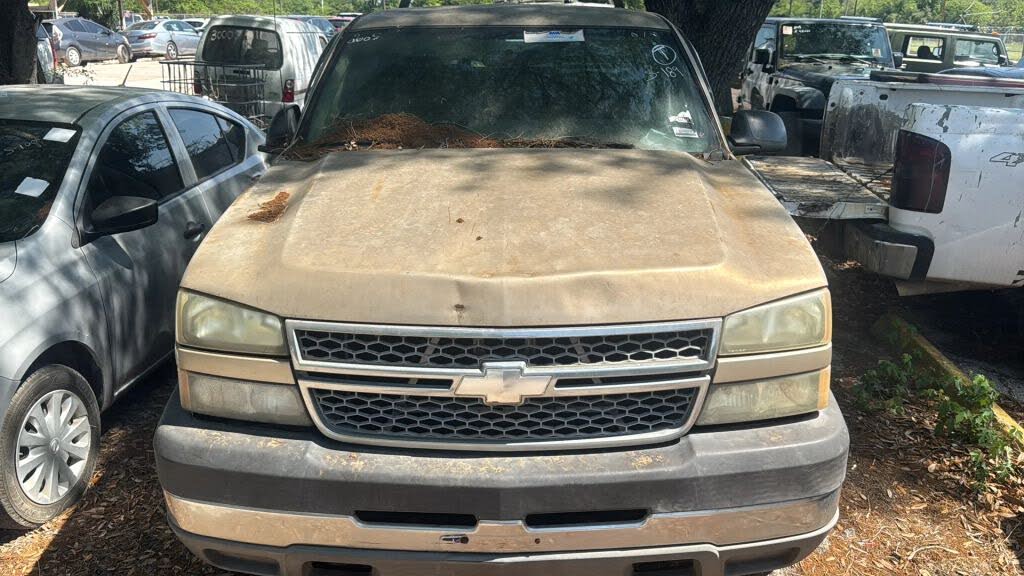 2005 Chevrolet Silverado 2500HD LS Extended Cab LB 4WD