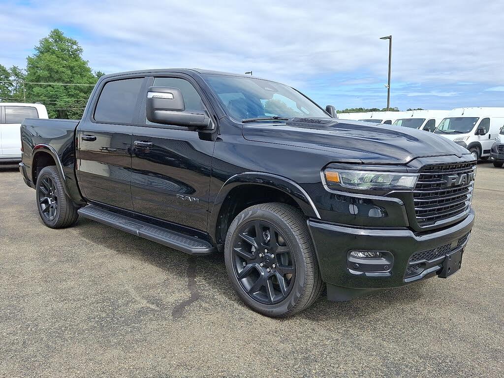 2026 RAM 1500 Laramie Crew Cab 4WD