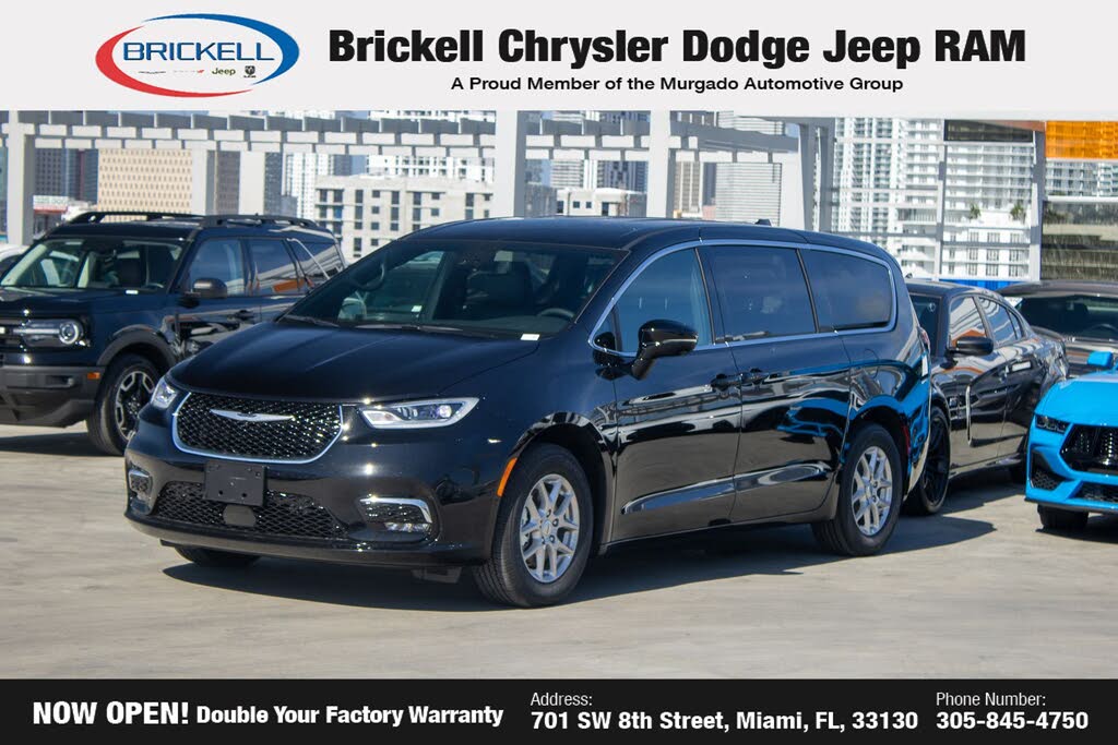 2025 Chrysler Pacifica Select FWD