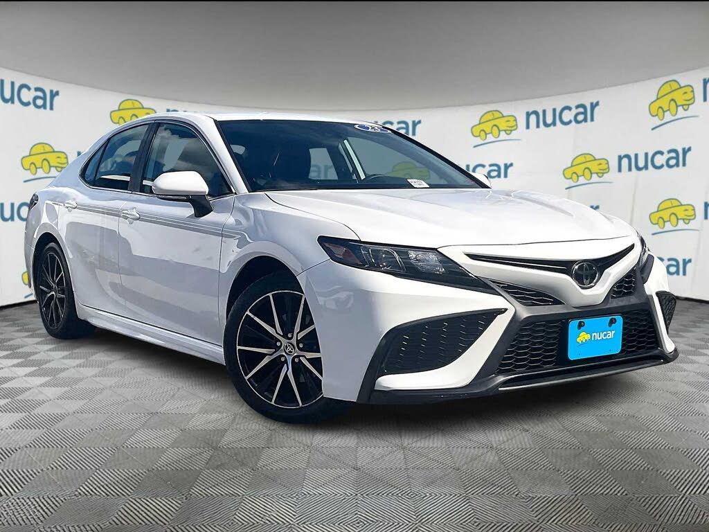 2023 Toyota Camry SE FWD
