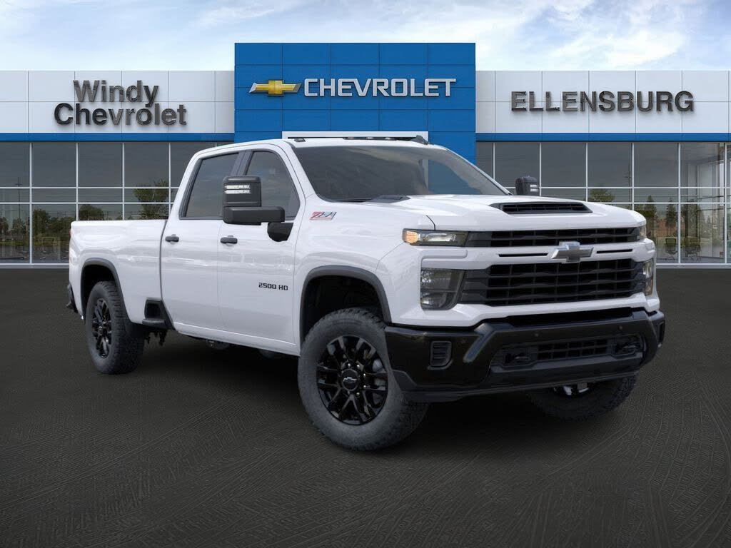 2026 Chevrolet Silverado 2500HD Custom Crew Cab 4WD