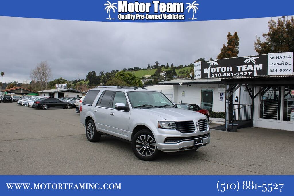 2016 Lincoln Navigator Select RWD