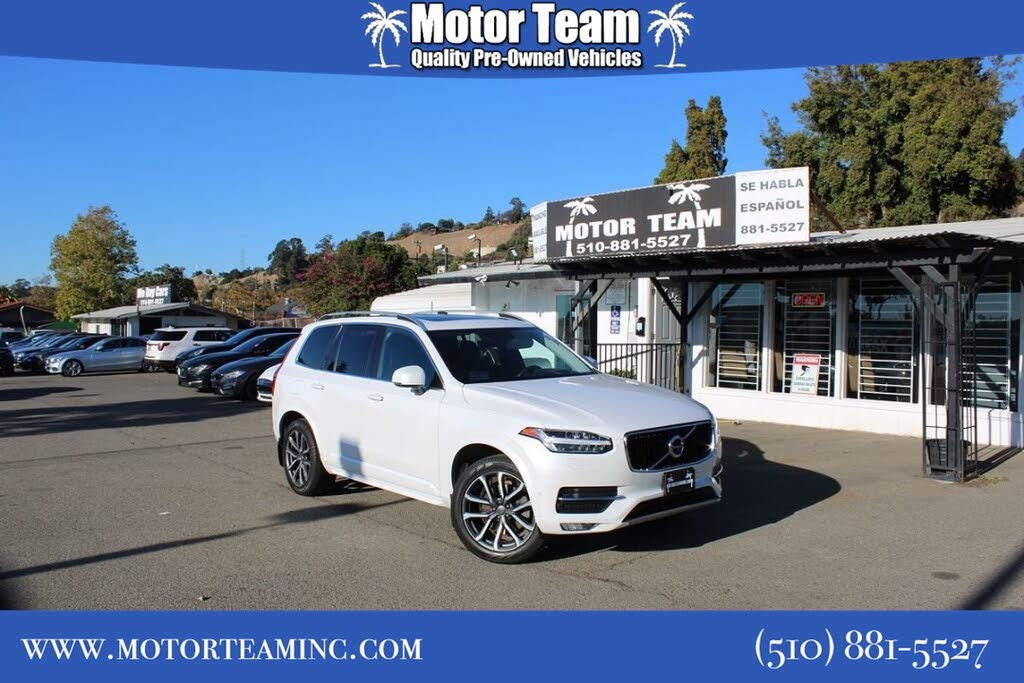 2018 Volvo XC90 T6 Momentum AWD
