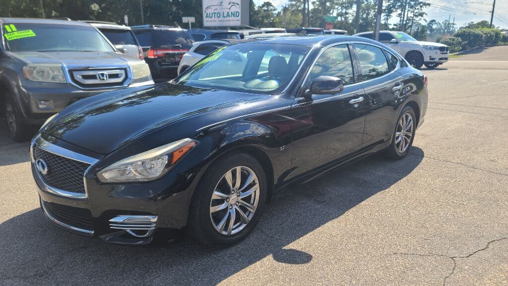 2015 INFINITI Q70 3.7 RWD