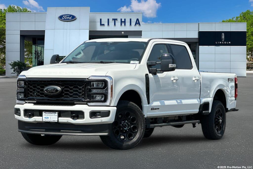 2025 Ford F-250 Super Duty Lariat Crew Cab 4WD