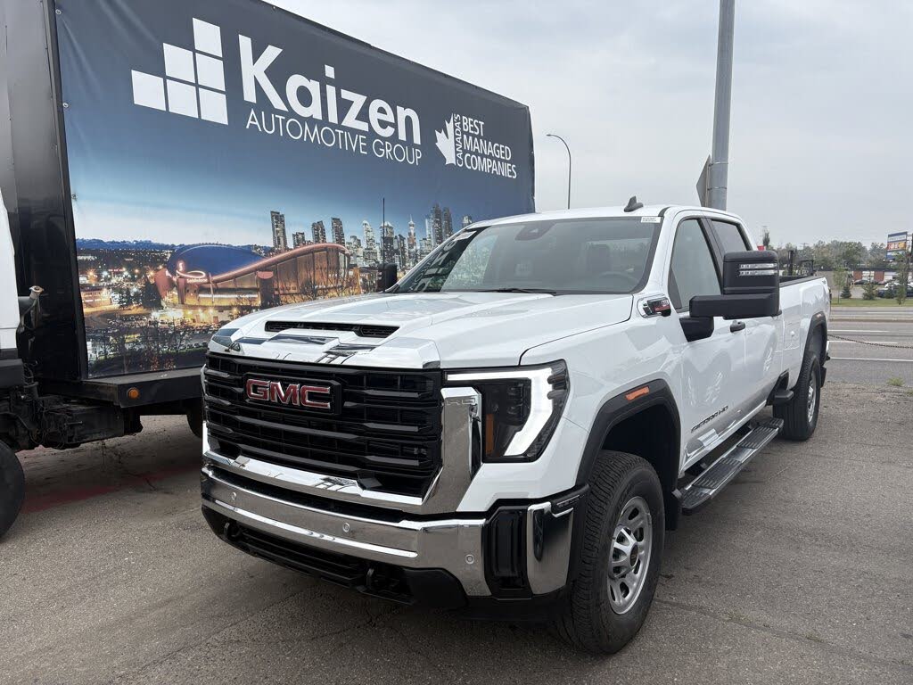 GMC Sierra 3500HD Pro Crew Cab 4WD 2025