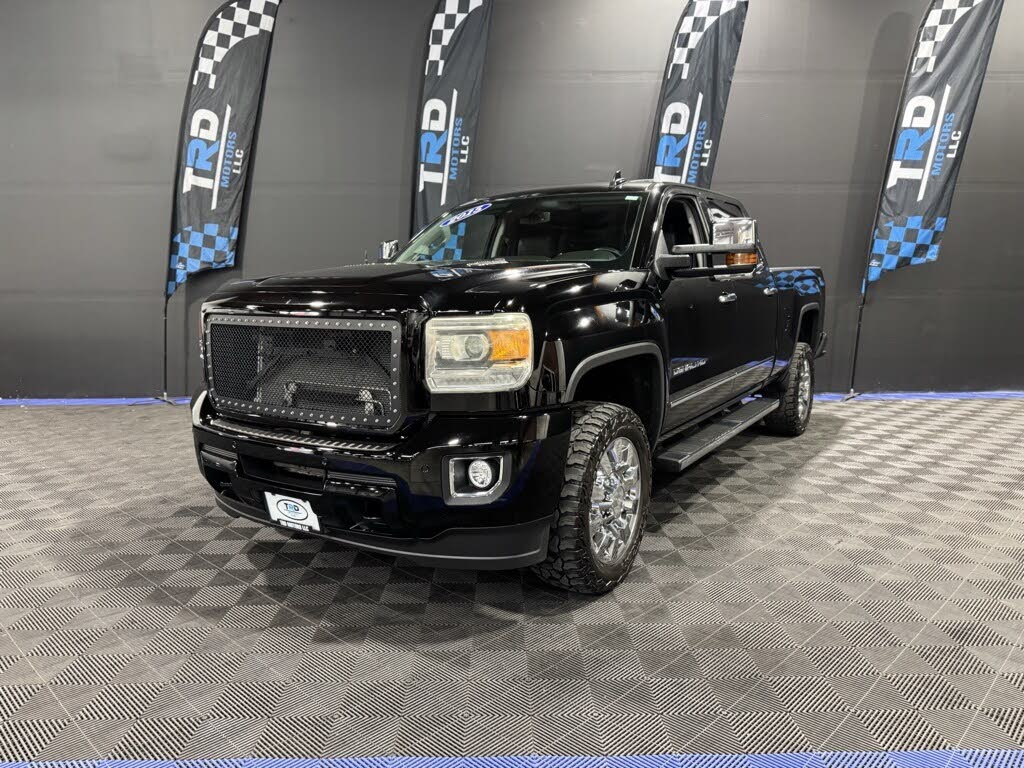 2015 GMC Sierra 2500HD Denali Crew Cab SB 4WD