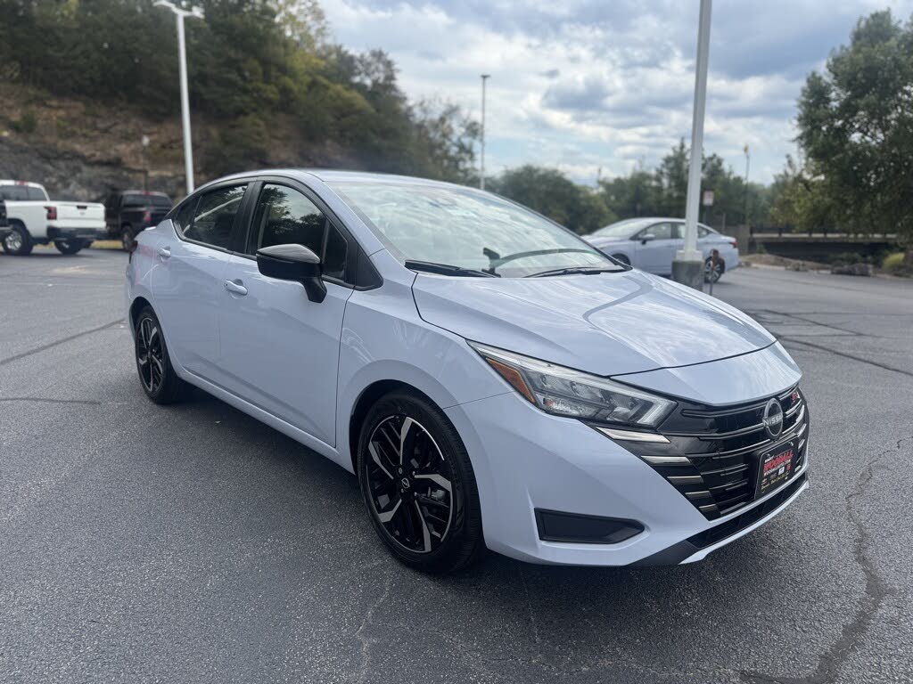 2025 Nissan Versa SR FWD