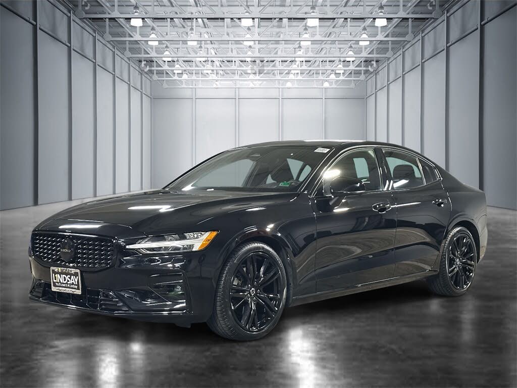 2023 Volvo S60 B5 Plus Black Edition FWD