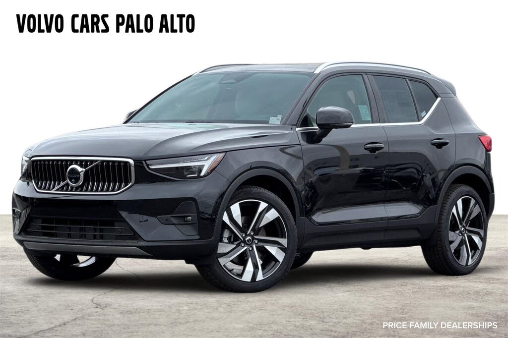 2025 Volvo XC40 B5 Ultra Bright Theme AWD