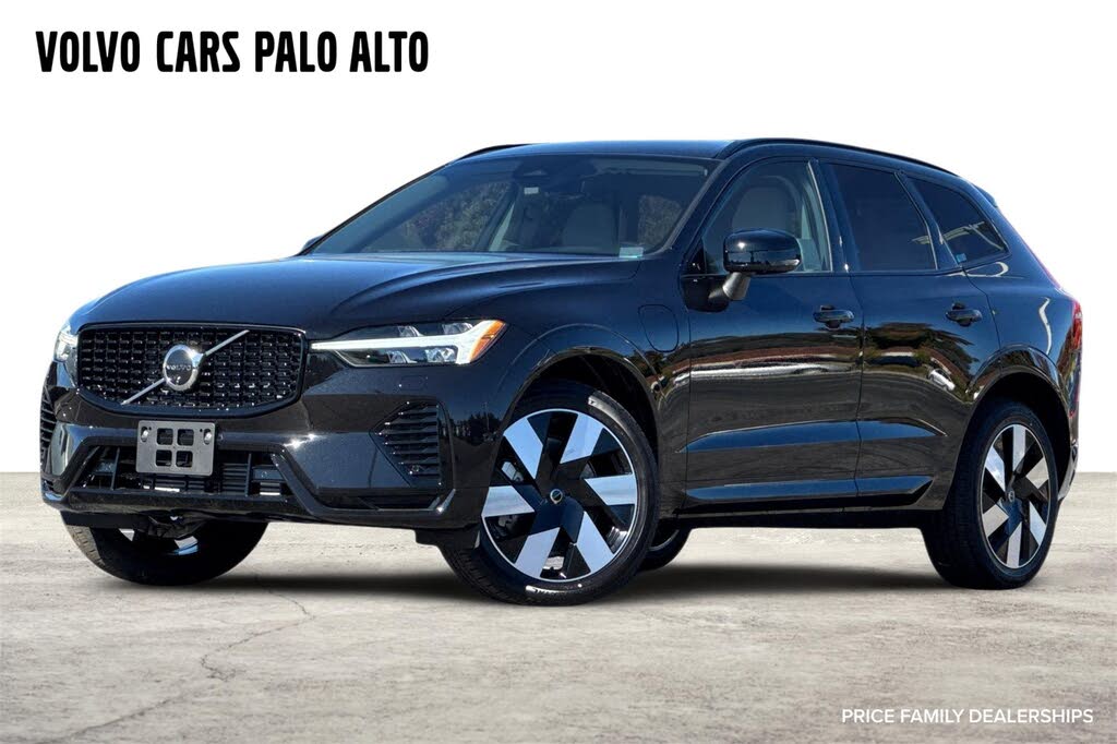 2025 Volvo XC60 Recharge T8 Plus Dark Theme eAWD