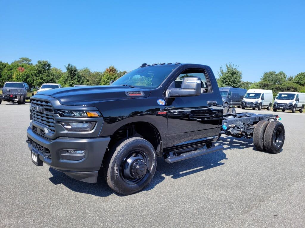 2025 RAM 3500 Chassis Tradesman Regular Cab LB DRW 4WD