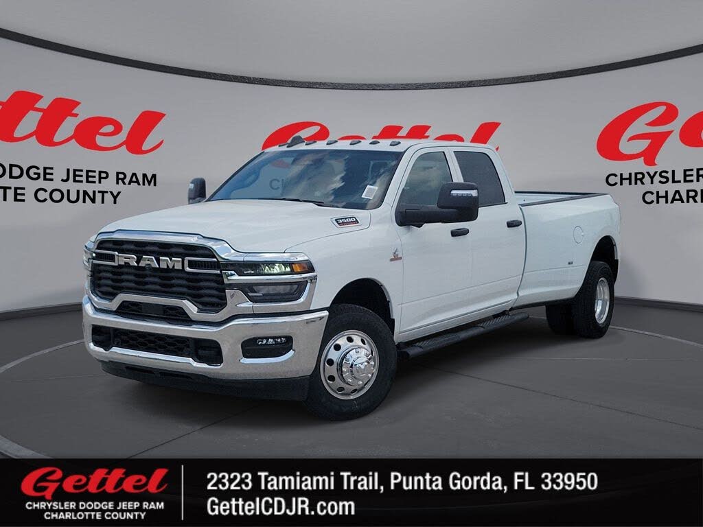 2025 RAM 3500 Tradesman Crew Cab LB DRW RWD