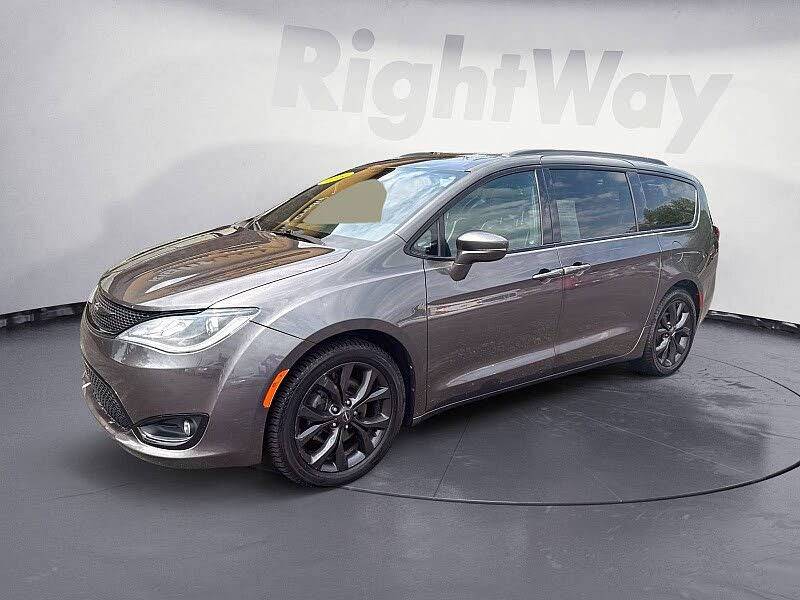 2019 Chrysler Pacifica Limited FWD