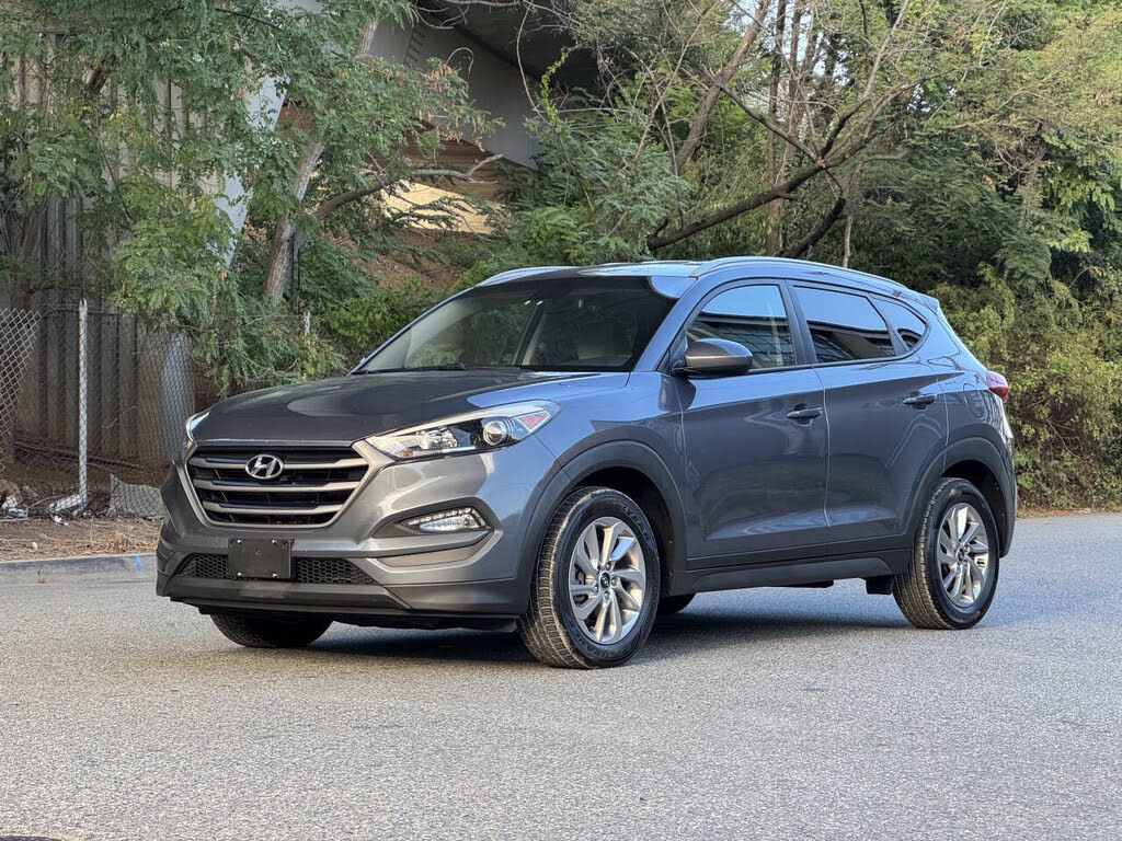 2016 Hyundai Tucson 2.0L SE AWD with Beige Seats