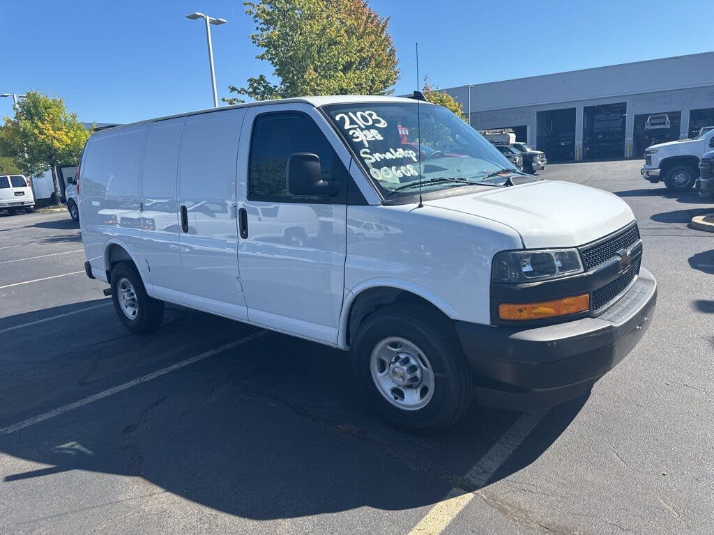 2025 Chevrolet Express Cargo 2500 RWD