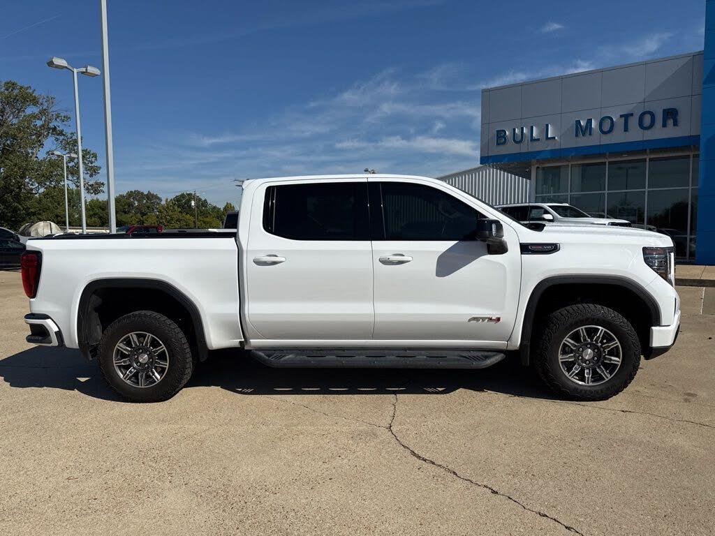 2024 GMC Sierra 1500 AT4 Crew Cab 4WD