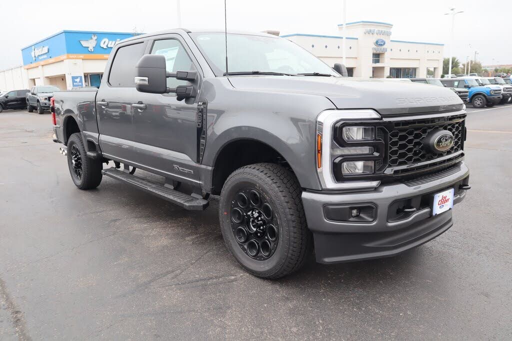 2026 Ford F-250 Super Duty XLT Crew Cab 4WD