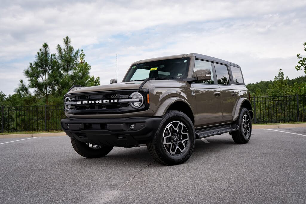 2025 Ford Bronco Outer Banks 4-Door 4WD