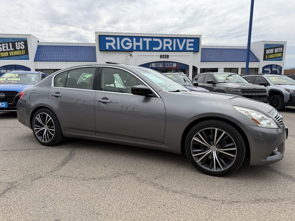 2013 INFINITI G37 Journey Sedan RWD