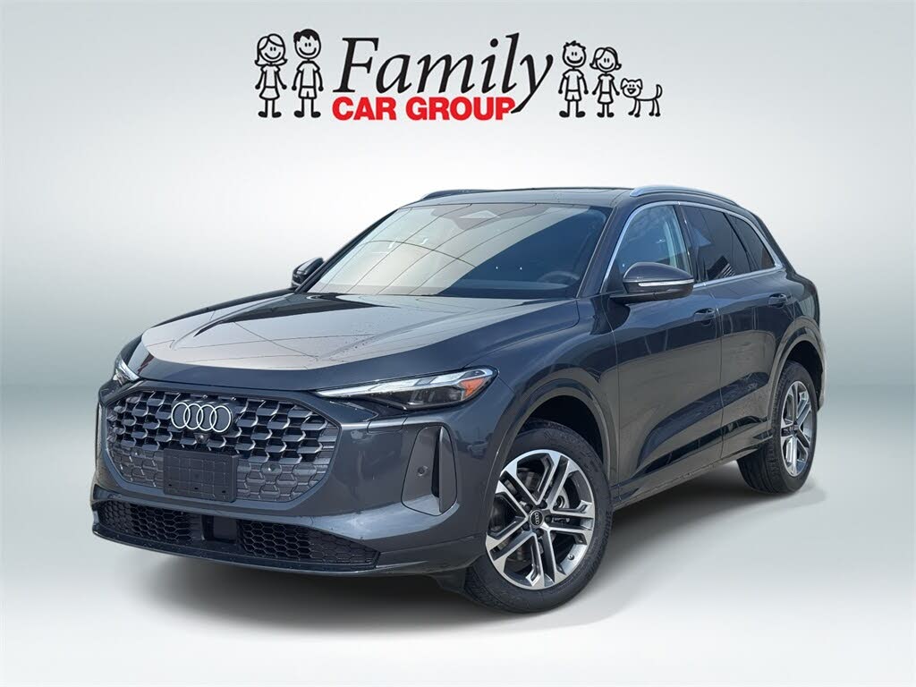 2025 Audi Q5 quattro Premium 40 TFSI