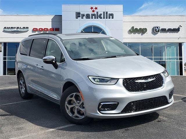 2023 Chrysler Pacifica Limited FWD