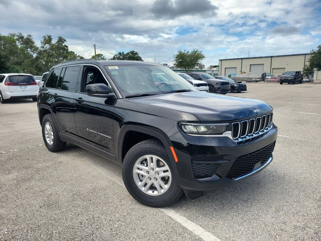2025 Jeep Grand Cherokee Laredo 4WD