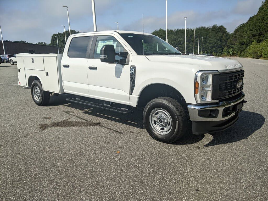 2025 Ford F-350 Super Duty XL Crew Cab 4WD