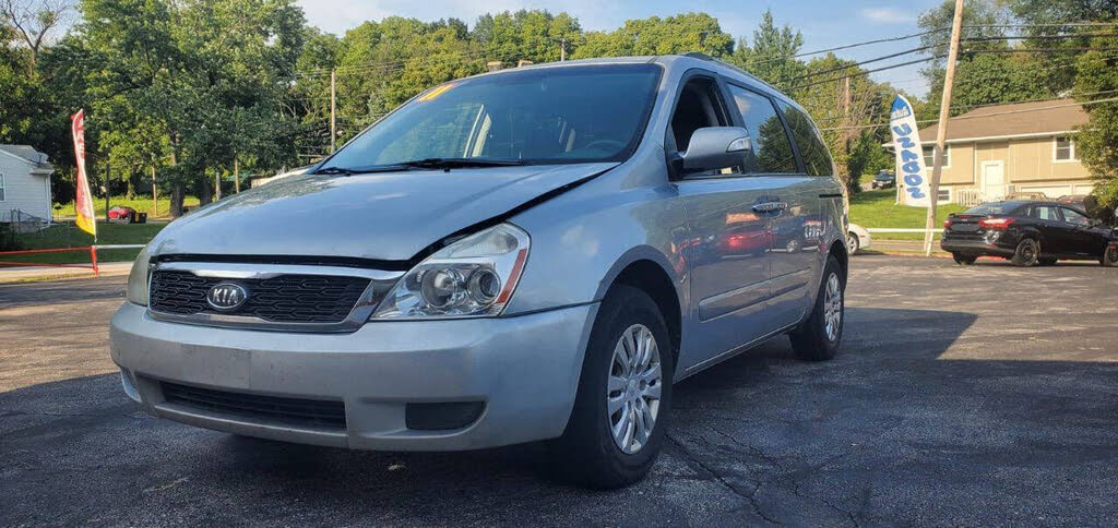 2011 Kia Sedona LX