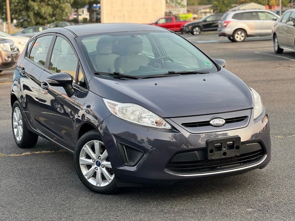 2013 Ford Fiesta SE Hatchback